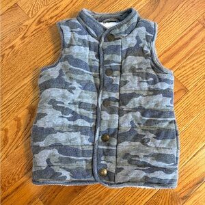 Mud Pie Gray and Cream Fleece Vest